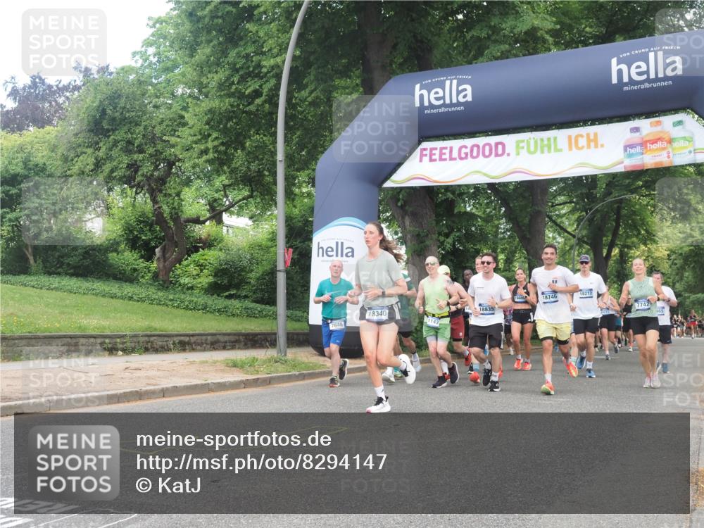 29.06.2025 - hella hamburg halbmarathon KatJ http://msf.ph/oto/8294147 29.06.2025 10:42:36 Zwischen KM18-KM19 1179, 2029, 4772, 7594, 7646, 7742 meine-sportfotos.de