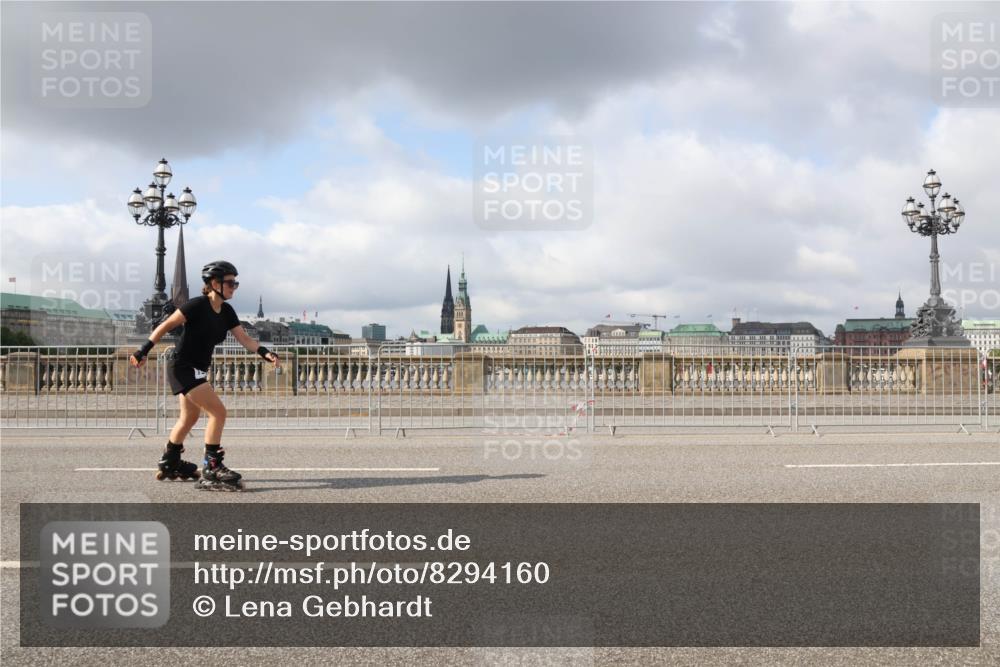 29.06.2025 - hella hamburg halbmarathon Lena Gebhardt http://msf.ph/oto/8294160 29.06.2025 09:05:59 Lombardsbrücke  meine-sportfotos.de