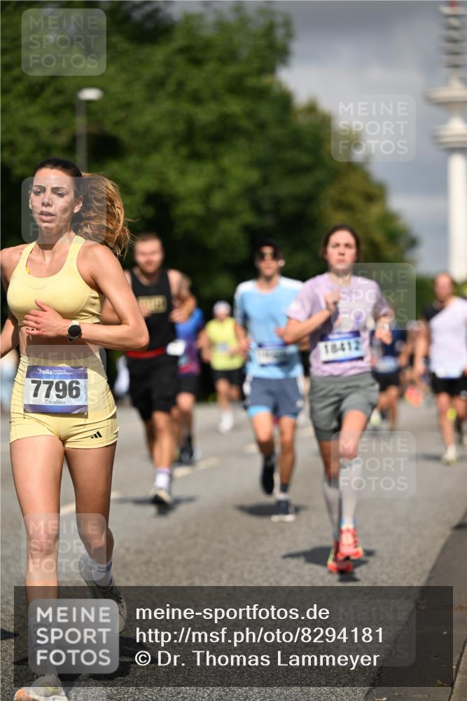29.06.2025 - hella hamburg halbmarathon Dr. Thomas Lammeyer http://msf.ph/oto/8294181 29.06.2025 09:53:32 Kennedybrücke 1445, 1615, 1675, 1800, 1803, 1975, 2324, 2415, 2573, 2949, 3431, 3530, 4303, 4425, 4528, 5248, 5436, 5791, 5803, 6123, 6682, 7495, 7774, 7796, 8629, 8925, 9265, 9294, 9711, 9979, 10894 meine-sportfotos.de