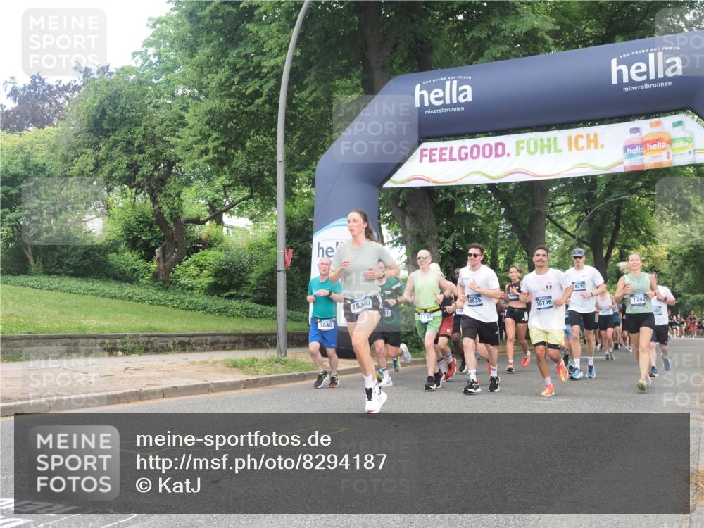 29.06.2025 - hella hamburg halbmarathon KatJ http://msf.ph/oto/8294187 29.06.2025 10:42:36 Zwischen KM18-KM19 1179, 2029, 4772, 7594, 7646, 7742 meine-sportfotos.de