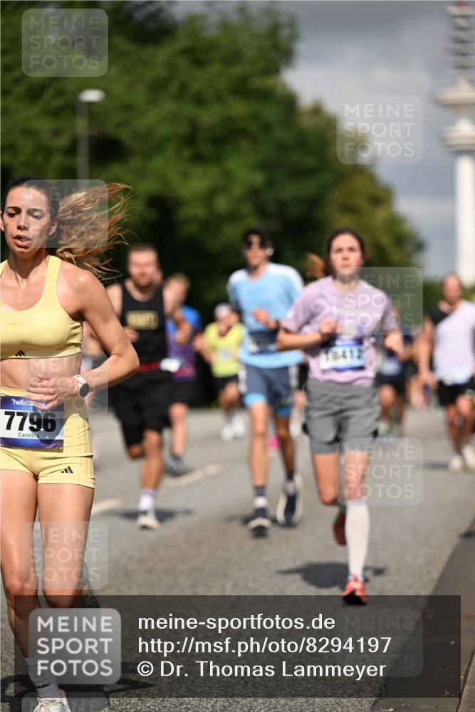 29.06.2025 - hella hamburg halbmarathon Dr. Thomas Lammeyer http://msf.ph/oto/8294197 29.06.2025 09:53:32 Kennedybrücke 1445, 1615, 1675, 1800, 1803, 1975, 2324, 2415, 2573, 2949, 3431, 3530, 4303, 4425, 4528, 5248, 5436, 5791, 5803, 6123, 6682, 7495, 7774, 7796, 8629, 8925, 9265, 9294, 9711, 9979, 10894 meine-sportfotos.de