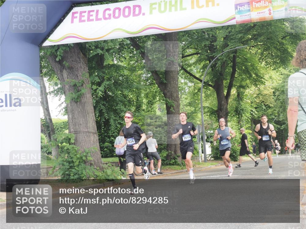 29.06.2025 - hella hamburg halbmarathon KatJ http://msf.ph/oto/8294285 29.06.2025 10:13:20 Zwischen KM18-KM19 7834, 7862 meine-sportfotos.de
