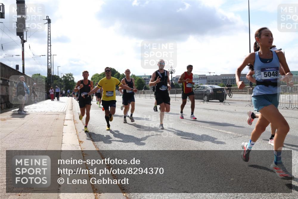 29.06.2025 - hella hamburg halbmarathon Lena Gebhardt http://msf.ph/oto/8294370 29.06.2025 09:46:38 Lombardsbrücke 17751, 8312, 2240, 12447, 5048, 1344, 1889, 2243, 2525, 3843, 3955, 4477, 4944, 5042, 5048, 5152, 5660, 6683, 7466, 7534, 7622, 7628, 7845, 7867, 7901, 8312, 8784, 8864, 8956, 10298, 10477, 10865, 10927, 10929, 11230, 11282, 11304, 11661, 11833, 12447, 12899, 12987, 13199, 13252, 13493, 13494, 13617, 13729, 13961, 14276, 14293, 14310, 15391, 15689, 15902, 16065, 16140, 16243, 16580, 16811, 16931, 16957, 17213 meine-sportfotos.de