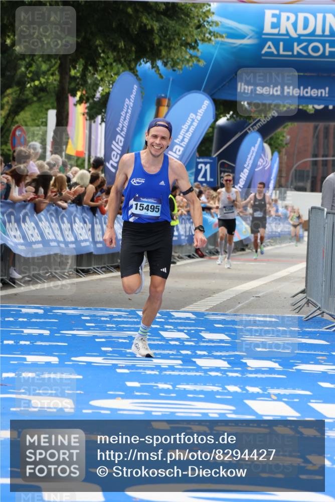 29.06.2025 - hella hamburg halbmarathon Strokosch-Dieckow http://msf.ph/oto/8294427 29.06.2025 10:18:41 Ziel 15495 meine-sportfotos.de