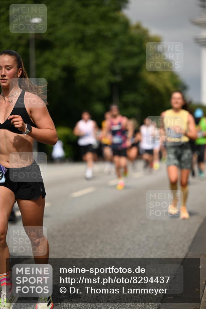 29.06.2025 - hella hamburg halbmarathon Dr. Thomas Lammeyer http://msf.ph/oto/8294437 29.06.2025 10:16:11 Kennedybrücke 1249, 1610, 1785, 1790, 1850, 1851, 2963, 2964, 3182, 3248, 3262, 3746, 3837, 4453, 4499, 5166, 5176, 6822, 6871, 6966, 7370, 7907, 8206, 8207, 8971, 9119, 9253, 9405, 9428, 10685 meine-sportfotos.de