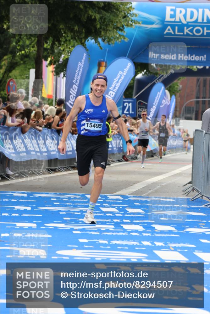 29.06.2025 - hella hamburg halbmarathon Strokosch-Dieckow http://msf.ph/oto/8294507 29.06.2025 10:18:41 Ziel 15495 meine-sportfotos.de