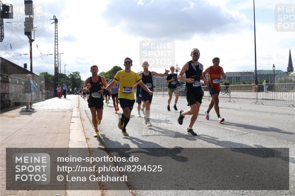 29.06.2025 - hella hamburg halbmarathon Lena Gebhardt http://msf.ph/oto/8294525 29.06.2025 09:46:38 Lombardsbrücke 14310, 10927, 5152, 243, 8312, 12447, 17751, 1344, 1889, 2243, 2525, 3843, 3955, 4477, 4944, 5042, 5048, 5152, 5660, 6683, 7466, 7534, 7622, 7628, 7845, 7867, 7901, 8312, 8784, 8864, 8956, 10298, 10477, 10865, 10927, 10929, 11230, 11282, 11304, 11661, 11833, 12447, 12899, 12987, 13199, 13252, 13493, 13494, 13617, 13729, 13961, 14276, 14293, 14310, 15391, 15689, 15902, 16065, 16140, 16243, 16580, 16811, 16931, 16957, 17213 meine-sportfotos.de