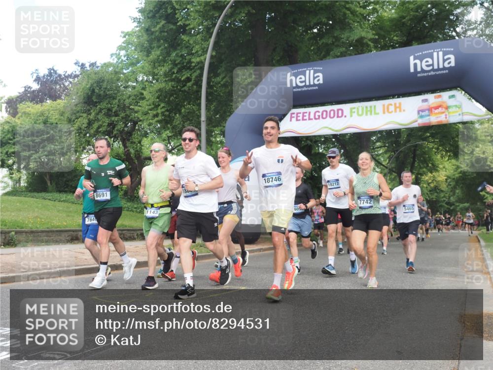 29.06.2025 - hella hamburg halbmarathon KatJ http://msf.ph/oto/8294531 29.06.2025 10:42:38 Zwischen KM18-KM19 1179, 2029, 2378, 5465, 7646, 7742, 8691 meine-sportfotos.de