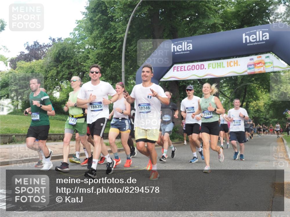 29.06.2025 - hella hamburg halbmarathon KatJ http://msf.ph/oto/8294578 29.06.2025 10:42:38 Zwischen KM18-KM19 1179, 2029, 2378, 5465, 7646, 7742, 8691 meine-sportfotos.de