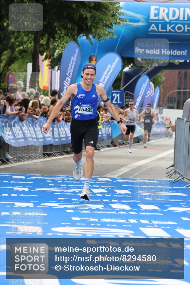 29.06.2025 - hella hamburg halbmarathon Strokosch-Dieckow http://msf.ph/oto/8294580 29.06.2025 10:18:41 Ziel 15495 meine-sportfotos.de