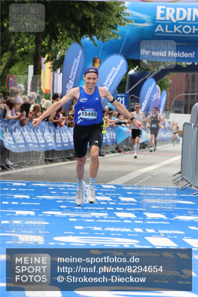 29.06.2025 - hella hamburg halbmarathon Strokosch-Dieckow http://msf.ph/oto/8294654 29.06.2025 10:18:40 Ziel 15495 meine-sportfotos.de