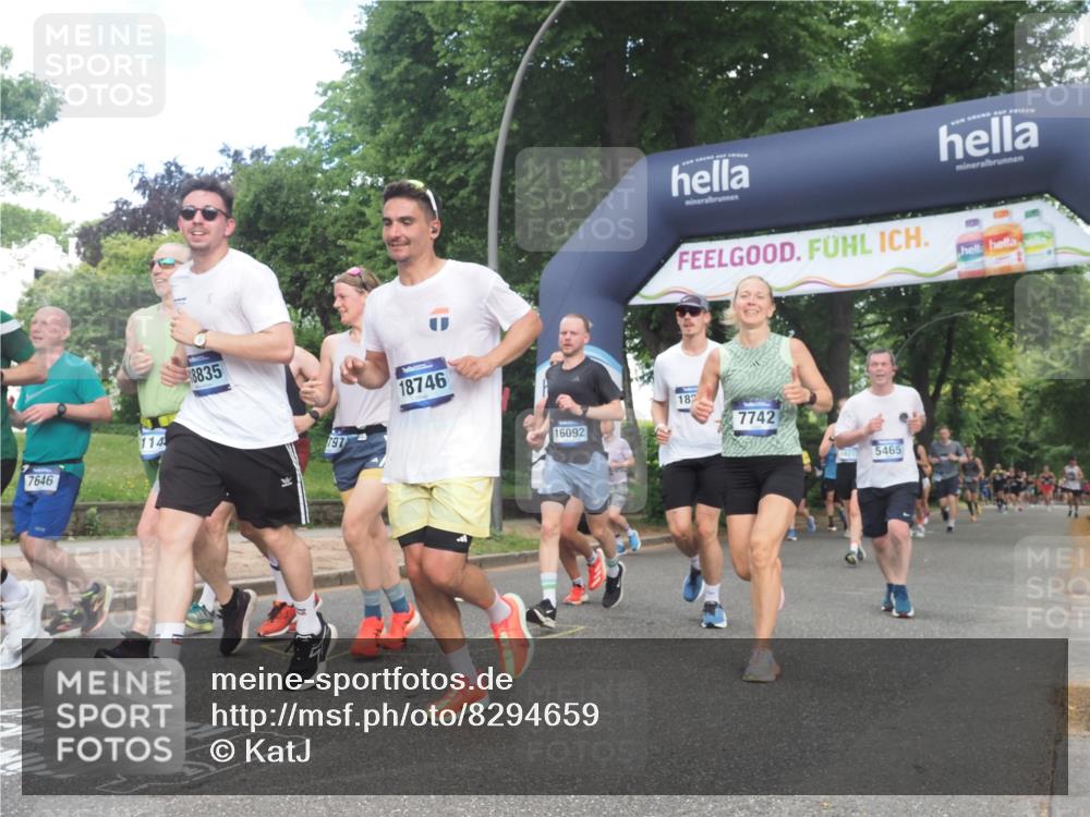 29.06.2025 - hella hamburg halbmarathon KatJ http://msf.ph/oto/8294659 29.06.2025 10:42:39 Zwischen KM18-KM19 1179, 2029, 2378, 3668, 5465, 7646, 7742, 8691 meine-sportfotos.de