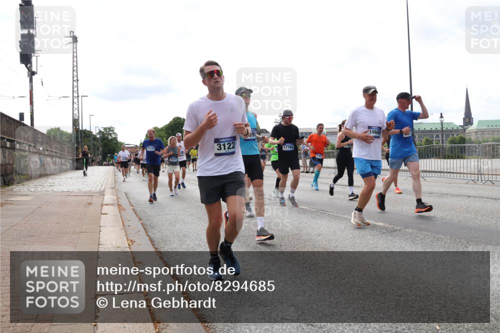29.06.2025 - hella hamburg halbmarathon Lena Gebhardt http://msf.ph/oto/8294685 29.06.2025 10:21:27 Lombardsbrücke 11117, 2271, 3122, 395, 17799, 16600, 1028, 1072, 1266, 1401, 1658, 1668, 2271, 2383, 2635, 2815, 2956, 2986, 3122, 3161, 3453, 3770, 3813, 3817, 3825, 3826, 4375, 4376, 4697, 4786, 5061, 5122, 5373, 5395, 5412, 5493, 5759, 5767, 5957, 6086, 6103, 6275, 6308, 6844, 7228, 7375, 7522, 7553, 7608, 7612, 7781, 8095, 8286, 8726, 8844, 8896, 9100, 9108, 9369, 9483, 9499, 9501, 9532, 9624, 10374, 10585, 10602, 10874, 11698, 12175, 12694, 13057, 13508 meine-sportfotos.de
