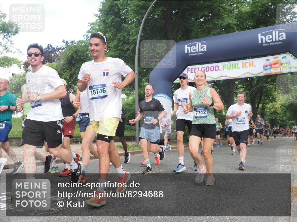 29.06.2025 - hella hamburg halbmarathon KatJ http://msf.ph/oto/8294688 29.06.2025 10:42:39 Zwischen KM18-KM19 1179, 2029, 2378, 3668, 5465, 7646, 7742, 8691 meine-sportfotos.de