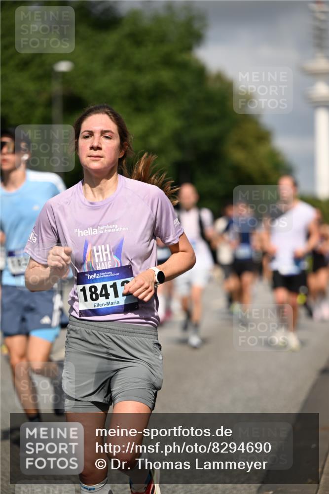 29.06.2025 - hella hamburg halbmarathon Dr. Thomas Lammeyer http://msf.ph/oto/8294690 29.06.2025 09:53:34 Kennedybrücke 1615, 1675, 1800, 1803, 1975, 2324, 2415, 2949, 3332, 3431, 3530, 4303, 4425, 4528, 5248, 5436, 5791, 5803, 6682, 7495, 7774, 7796, 8629, 8925, 9265, 9294, 9302, 9711, 9979, 10894 meine-sportfotos.de