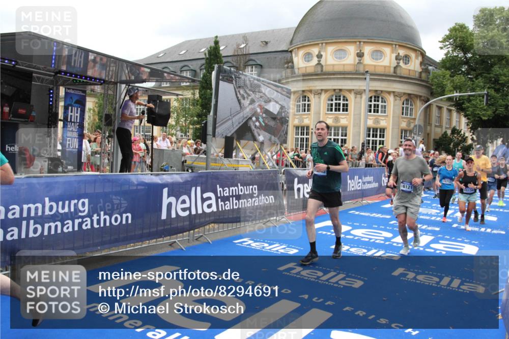 29.06.2025 - hella hamburg halbmarathon Michael Strokosch http://msf.ph/oto/8294691 29.06.2025 10:56:47 Ziel 2378, 3836, 4152, 7646, 8744, 8825, 8996, 9488, 11083, 11870, 14369, 14461, 15134, 15431, 15712, 16043, 16121, 17133, 18340, 18634, 18899 meine-sportfotos.de
