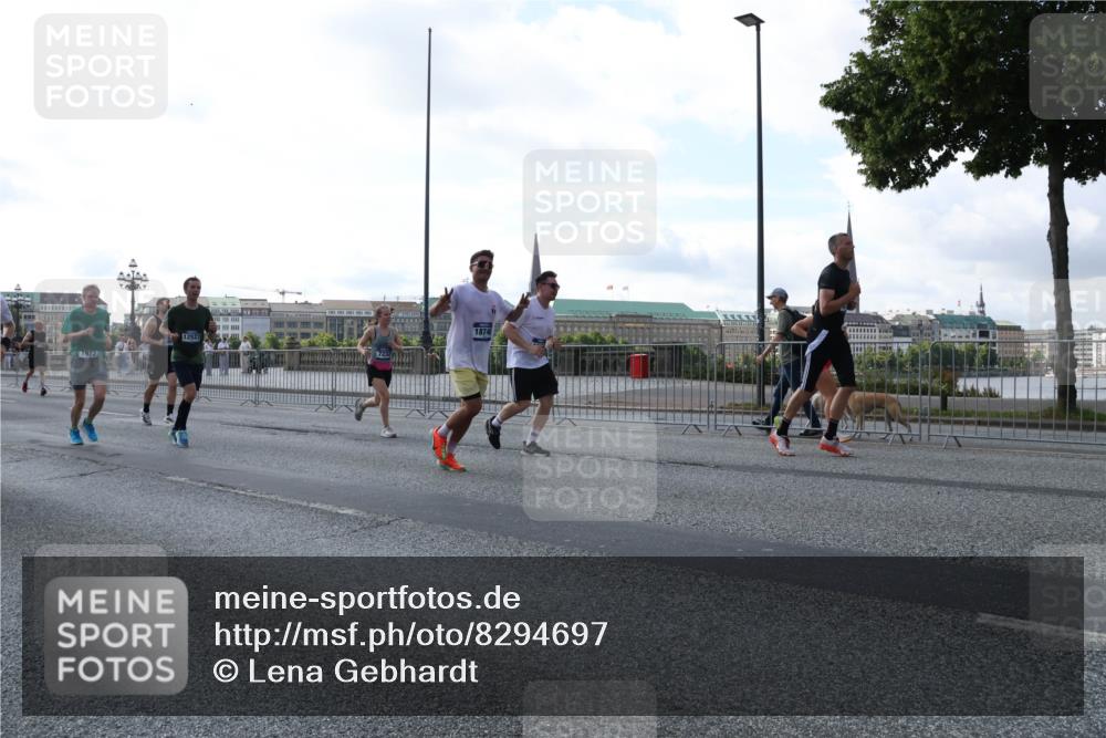 29.06.2025 - hella hamburg halbmarathon Lena Gebhardt http://msf.ph/oto/8294697 29.06.2025 09:59:03 Lombardsbrücke 1972, 18746, 1410, 1485, 1506, 1715, 1719, 1727, 1946, 1951, 1972, 2518, 2741, 2840, 2883, 2907, 2911, 3037, 3112, 3334, 3715, 3952, 4120, 4152, 4167, 4467, 4839, 5077, 5084, 5391, 5420, 5457, 5458, 5492, 5866, 6294, 6390, 6399, 6592, 6629, 6657, 6759, 6877, 7033, 7082, 7129, 7130, 7232, 7369, 7395, 7716, 7732, 7864, 8068, 8322, 8509, 8639, 8721, 8772, 8798, 9655, 9727, 9770, 9884, 10266, 10488 meine-sportfotos.de