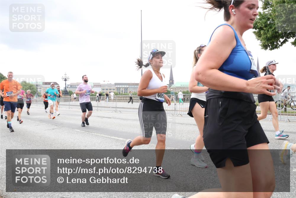 29.06.2025 - hella hamburg halbmarathon Lena Gebhardt http://msf.ph/oto/8294738 29.06.2025 10:56:03 Lombardsbrücke 4265, 8195, 4470, 605, 1616, 1738, 1909, 2095, 2793, 3101, 3244, 3257, 3268, 4083, 4265, 4354, 4470, 4473, 4836, 4896, 5220, 5222, 5306, 5575, 5580, 5757, 5994, 6055, 6056, 6113, 6257, 6494, 6594, 6968, 7025, 7028, 7516, 7548, 7616, 7969, 8005, 8110, 8305, 8517, 8527, 8532, 8533, 8648, 9435, 9548, 9606, 9838, 9861, 9865, 9948, 9953, 9956, 10094, 10436, 10438, 10449, 10593, 10640, 10740, 10784, 10987, 11903, 11962, 11963, 12695 meine-sportfotos.de