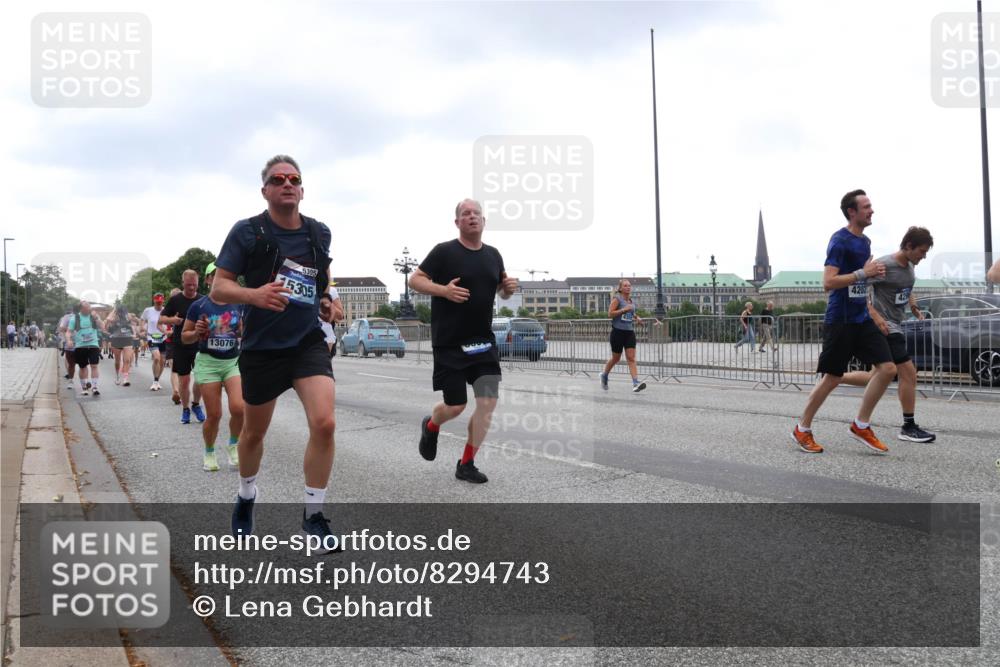 29.06.2025 - hella hamburg halbmarathon Lena Gebhardt http://msf.ph/oto/8294743 29.06.2025 10:46:46 Lombardsbrücke 1073, 1286, 1363, 1371, 1375, 1429, 1465, 1593, 1608, 1720, 1837, 1961, 1999, 2162, 2211, 2320, 2327, 2500, 2556, 2665, 2697, 2981, 3277, 3406, 3407, 3469, 3734, 3823, 4202, 4296, 4342, 4355, 4448, 4604, 5111, 5114, 5700, 5796, 5953, 6068, 6124, 6161, 6485, 6496, 6740, 7303, 7364, 7368, 7374, 7412, 7767, 7827, 8477, 8486, 8551, 8553, 8684, 8700, 8967, 9691, 10153, 10230, 12333, 12522, 13969, 14261, 15852, 16882, 16987 meine-sportfotos.de
