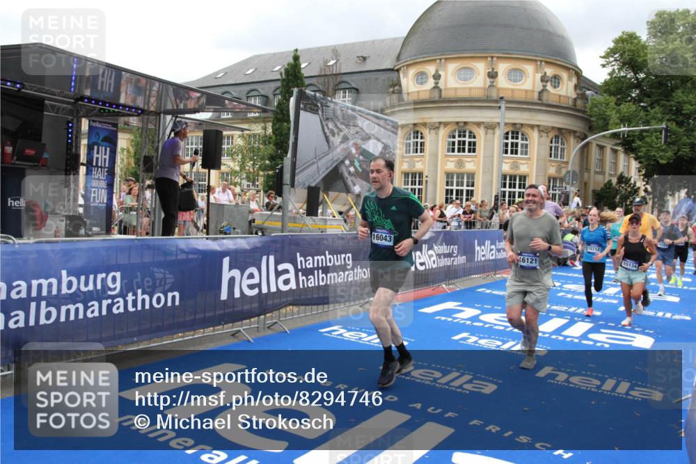 29.06.2025 - hella hamburg halbmarathon Michael Strokosch http://msf.ph/oto/8294746 29.06.2025 10:56:48 Ziel 2378, 3836, 4152, 7646, 8825, 8996, 9488, 11083, 11870, 13816, 14369, 14461, 15134, 15431, 15712, 16008, 16009, 16043, 16121, 17133, 18634 meine-sportfotos.de