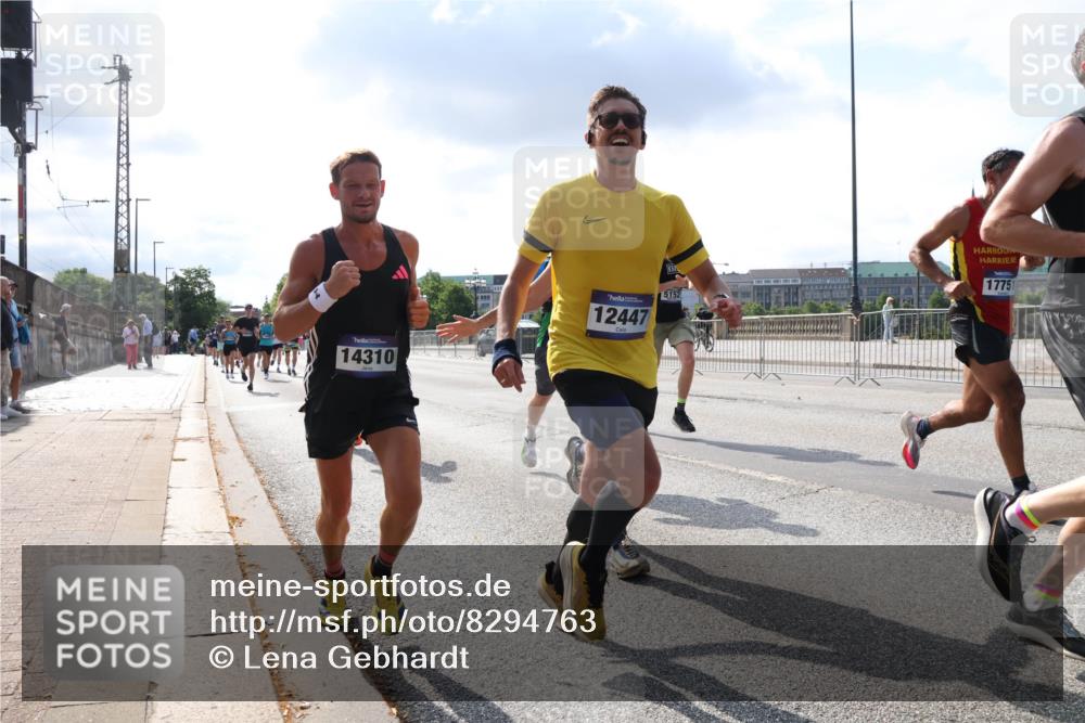 29.06.2025 - hella hamburg halbmarathon Lena Gebhardt http://msf.ph/oto/8294763 29.06.2025 09:46:39 Lombardsbrücke 14310, 12447, 5152, 17751, 1344, 1889, 2243, 2525, 3843, 3955, 4477, 4944, 5042, 5048, 5152, 5660, 6683, 7466, 7534, 7622, 7628, 7845, 7867, 7901, 8312, 8784, 8864, 8956, 10298, 10477, 10865, 10927, 10929, 11230, 11282, 11304, 11661, 11833, 12447, 12899, 12987, 13199, 13252, 13493, 13494, 13617, 13729, 13961, 14276, 14293, 14310, 15391, 15689, 15902, 16065, 16140, 16243, 16580, 16811, 16931, 16957, 17213 meine-sportfotos.de