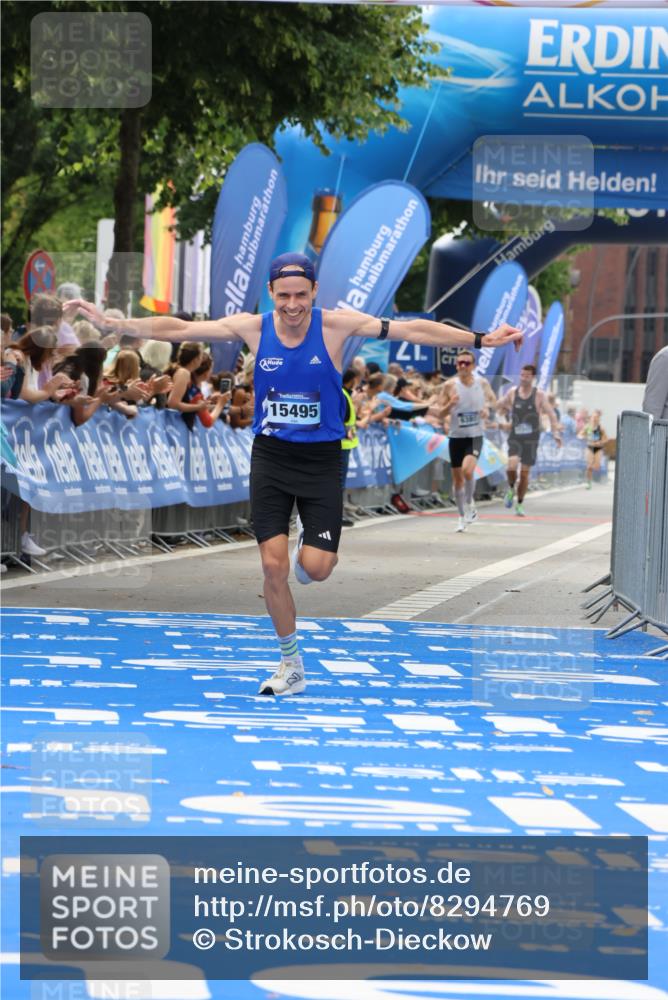 29.06.2025 - hella hamburg halbmarathon Strokosch-Dieckow http://msf.ph/oto/8294769 29.06.2025 10:18:40 Ziel 15495 meine-sportfotos.de