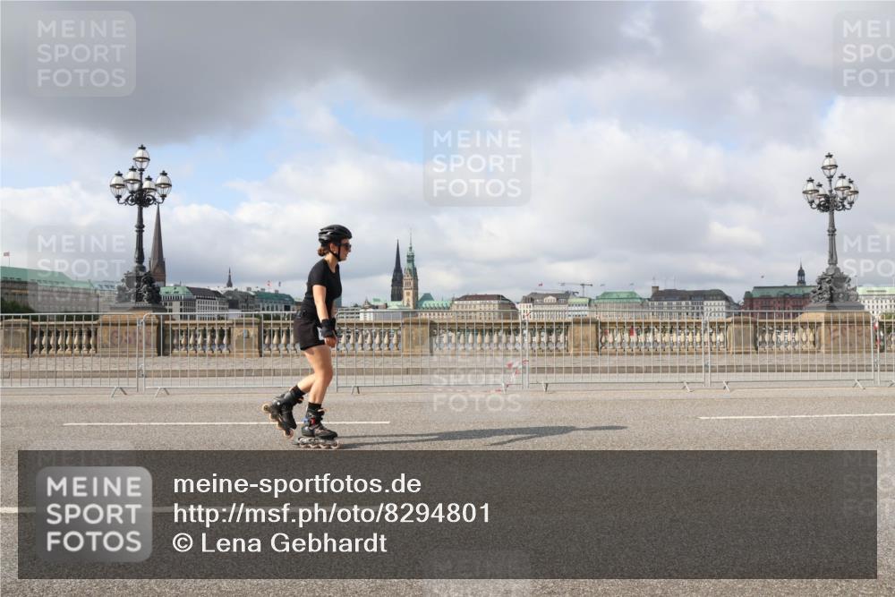 29.06.2025 - hella hamburg halbmarathon Lena Gebhardt http://msf.ph/oto/8294801 29.06.2025 09:05:59 Lombardsbrücke  meine-sportfotos.de