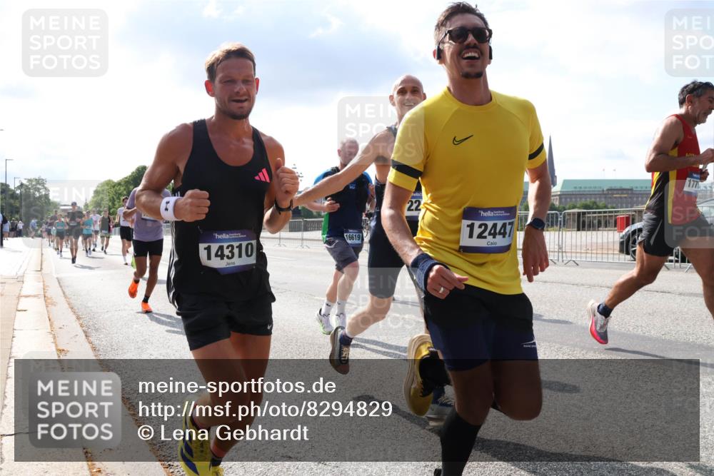 29.06.2025 - hella hamburg halbmarathon Lena Gebhardt http://msf.ph/oto/8294829 29.06.2025 09:46:39 Lombardsbrücke 14310, 16619, 22, 12447, 177, 1344, 1889, 2243, 2525, 3843, 3955, 4477, 4944, 5042, 5048, 5152, 5660, 6683, 7466, 7534, 7622, 7628, 7845, 7867, 7901, 8312, 8784, 8864, 8956, 10298, 10477, 10865, 10927, 10929, 11230, 11282, 11304, 11661, 11833, 12447, 12899, 12987, 13199, 13252, 13493, 13494, 13617, 13729, 13961, 14276, 14293, 14310, 15391, 15689, 15902, 16065, 16140, 16243, 16580, 16811, 16931, 16957, 17213 meine-sportfotos.de