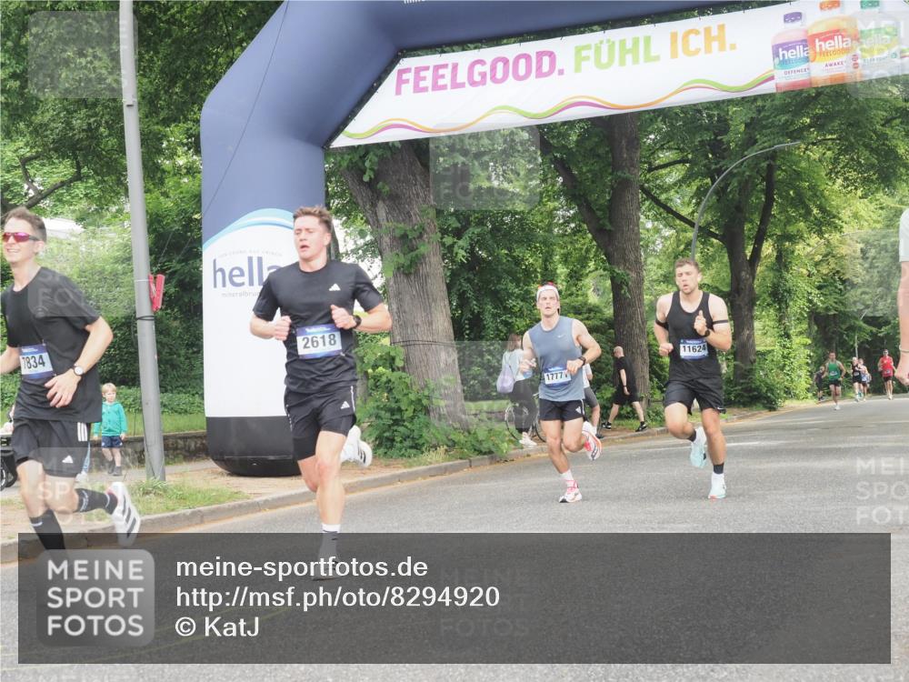 29.06.2025 - hella hamburg halbmarathon KatJ http://msf.ph/oto/8294920 29.06.2025 10:13:22 Zwischen KM18-KM19 2618, 7834, 7862 meine-sportfotos.de