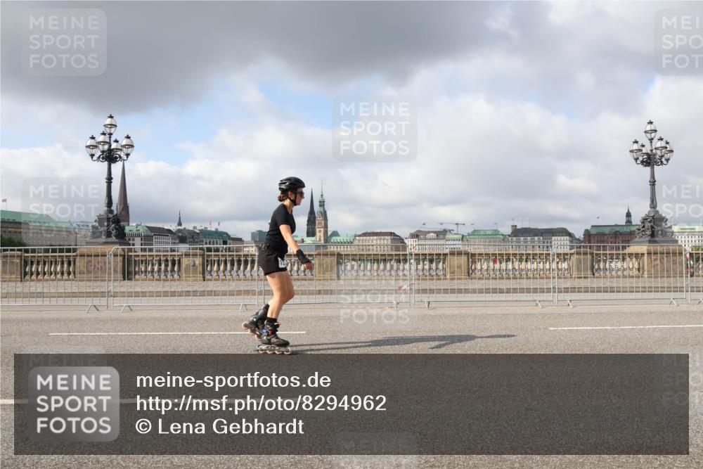 29.06.2025 - hella hamburg halbmarathon Lena Gebhardt http://msf.ph/oto/8294962 29.06.2025 09:05:59 Lombardsbrücke  meine-sportfotos.de