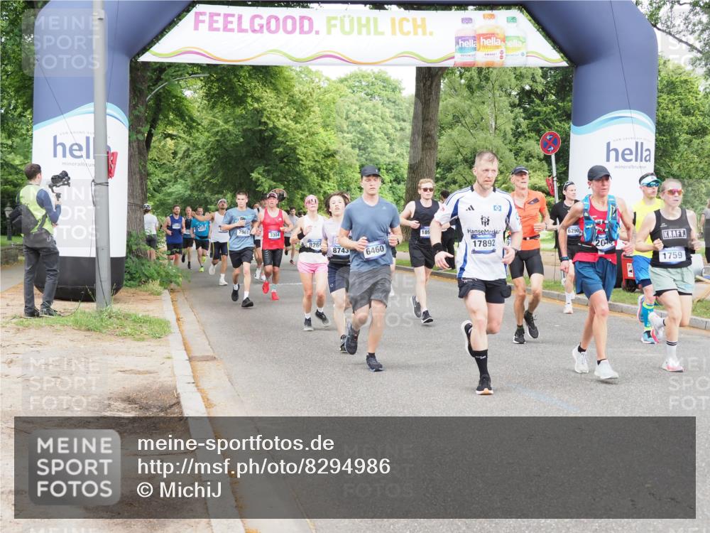 29.06.2025 - hella hamburg halbmarathon MichiJ http://msf.ph/oto/8294986 29.06.2025 10:34:03 Zwischen KM18-KM19 1759, 2048, 2367, 3186, 6054, 6071, 6290, 6373, 6460, 6700, 8269, 8743, 11773, 11809, 12084, 15133, 15636, 16513, 16624, 17499, 17674, 17892, 18878, 18970 meine-sportfotos.de