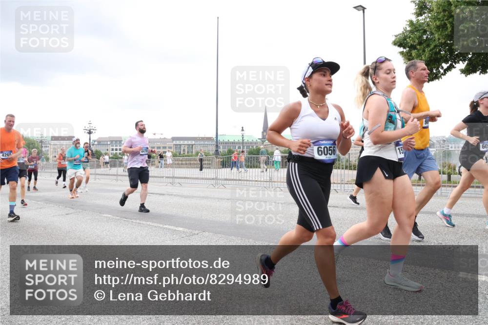 29.06.2025 - hella hamburg halbmarathon Lena Gebhardt http://msf.ph/oto/8294989 29.06.2025 10:56:03 Lombardsbrücke 4265, 8195, 6056, 15, 605, 1616, 1738, 1909, 2095, 2793, 3101, 3244, 3257, 3268, 4083, 4265, 4354, 4470, 4473, 4836, 4896, 5220, 5222, 5306, 5575, 5580, 5757, 5994, 6055, 6056, 6113, 6257, 6494, 6594, 6968, 7025, 7028, 7516, 7548, 7616, 7969, 8005, 8110, 8305, 8517, 8527, 8532, 8533, 8648, 9435, 9548, 9606, 9838, 9861, 9865, 9948, 9953, 9956, 10094, 10436, 10438, 10449, 10593, 10640, 10740, 10784, 10987, 11903, 11962, 11963, 12695 meine-sportfotos.de