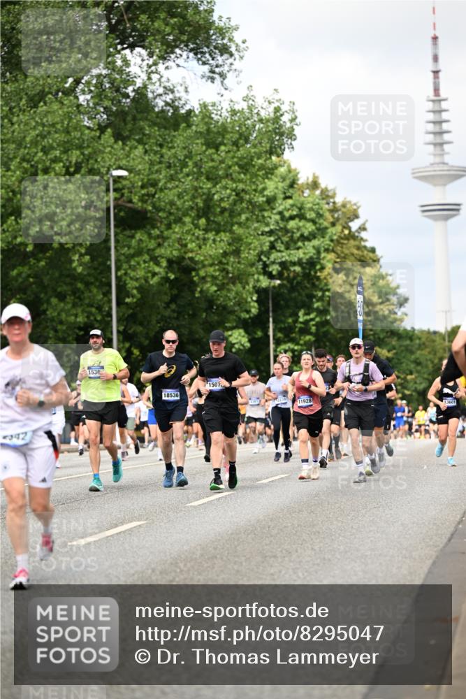 29.06.2025 - hella hamburg halbmarathon Dr. Thomas Lammeyer http://msf.ph/oto/8295047 29.06.2025 10:37:39 Kennedybrücke 1324, 1896, 1995, 2085, 2342, 2776, 3341, 3560, 3812, 3871, 4164, 4361, 4433, 4449, 5075, 5180, 5561, 5584, 5917, 6773, 6999, 7308, 7309, 7705, 8620, 8891, 8993, 9234, 9258, 9438, 9591, 9706, 9750, 9799, 10800, 11092, 11111, 11260 meine-sportfotos.de