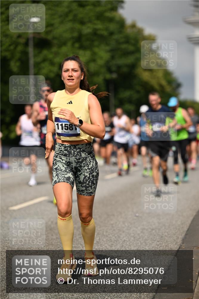 29.06.2025 - hella hamburg halbmarathon Dr. Thomas Lammeyer http://msf.ph/oto/8295076 29.06.2025 10:16:13 Kennedybrücke 1249, 1610, 1785, 1850, 1851, 2963, 2964, 3182, 3248, 3262, 3746, 4453, 4499, 5166, 5176, 6822, 6871, 6966, 7907, 8206, 8207, 8971, 9119, 9253, 9405, 9428, 10685 meine-sportfotos.de