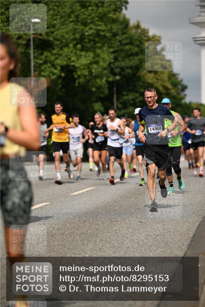 29.06.2025 - hella hamburg halbmarathon Dr. Thomas Lammeyer http://msf.ph/oto/8295153 29.06.2025 10:16:14 Kennedybrücke 1249, 1610, 1785, 1850, 1851, 2963, 2964, 3182, 3248, 3262, 3746, 4453, 4499, 5150, 5166, 5176, 6822, 6871, 6966, 7907, 8206, 8207, 8971, 9119, 9253, 9405, 9428, 10685 meine-sportfotos.de