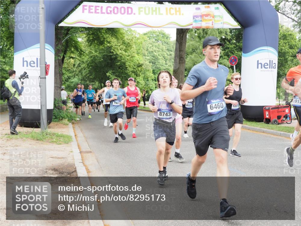 29.06.2025 - hella hamburg halbmarathon MichiJ http://msf.ph/oto/8295173 29.06.2025 10:34:05 Zwischen KM18-KM19 1759, 2048, 2367, 3186, 6054, 6071, 6290, 6373, 6460, 6700, 8023, 8269, 8743, 10792, 11809, 12084, 15133, 15636, 16513, 16624, 17499, 17674, 17892, 18970, 19128 meine-sportfotos.de