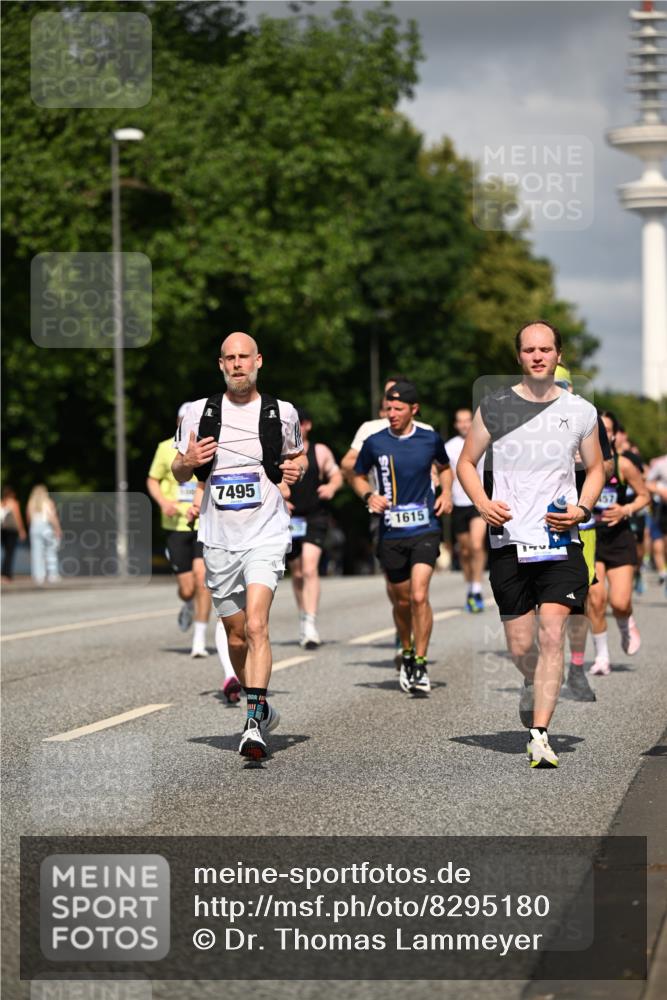 29.06.2025 - hella hamburg halbmarathon Dr. Thomas Lammeyer http://msf.ph/oto/8295180 29.06.2025 09:53:35 Kennedybrücke 1615, 1675, 1800, 1803, 1975, 2324, 2415, 2568, 2826, 2949, 3332, 3431, 3530, 4303, 4425, 4528, 5248, 5436, 5791, 5803, 6682, 7495, 7774, 7796, 8629, 8925, 9294, 9302, 9711, 9979, 10894 meine-sportfotos.de