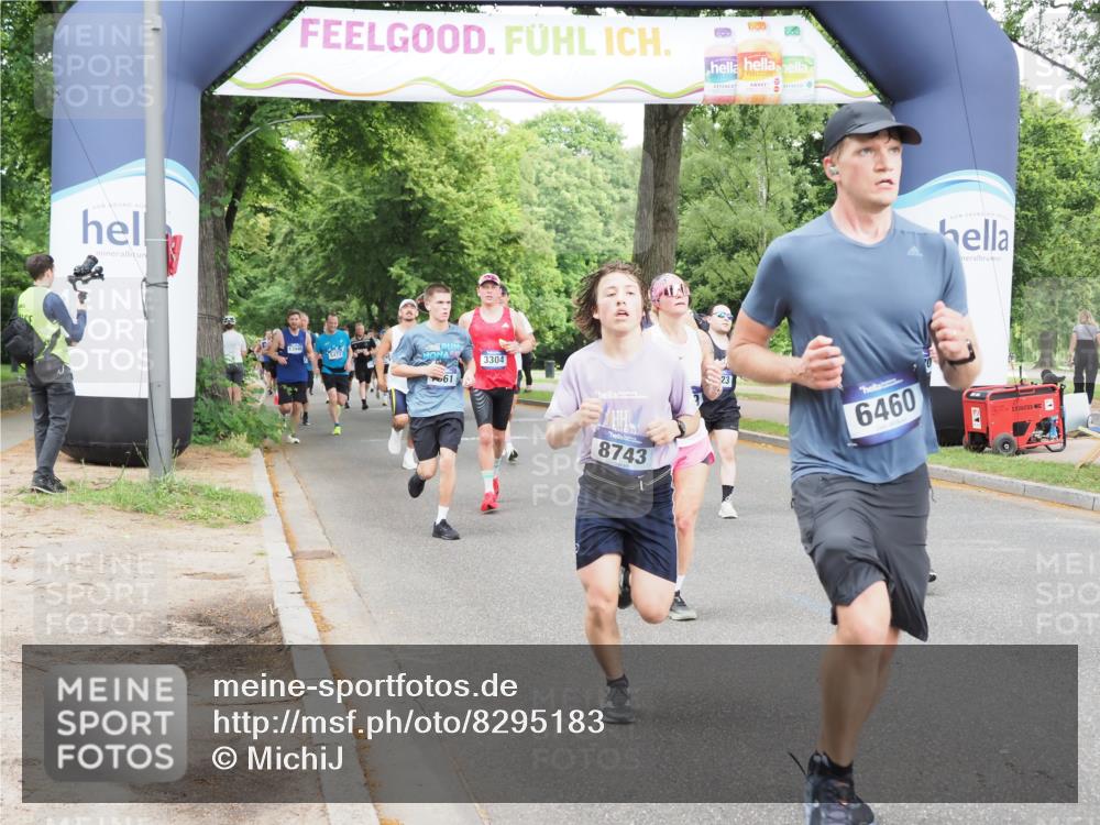 29.06.2025 - hella hamburg halbmarathon MichiJ http://msf.ph/oto/8295183 29.06.2025 10:34:05 Zwischen KM18-KM19 1759, 2048, 2367, 3186, 6054, 6071, 6290, 6373, 6460, 6700, 8023, 8269, 8743, 10792, 11809, 12084, 15133, 15636, 16513, 16624, 17499, 17674, 17892, 18970, 19128 meine-sportfotos.de