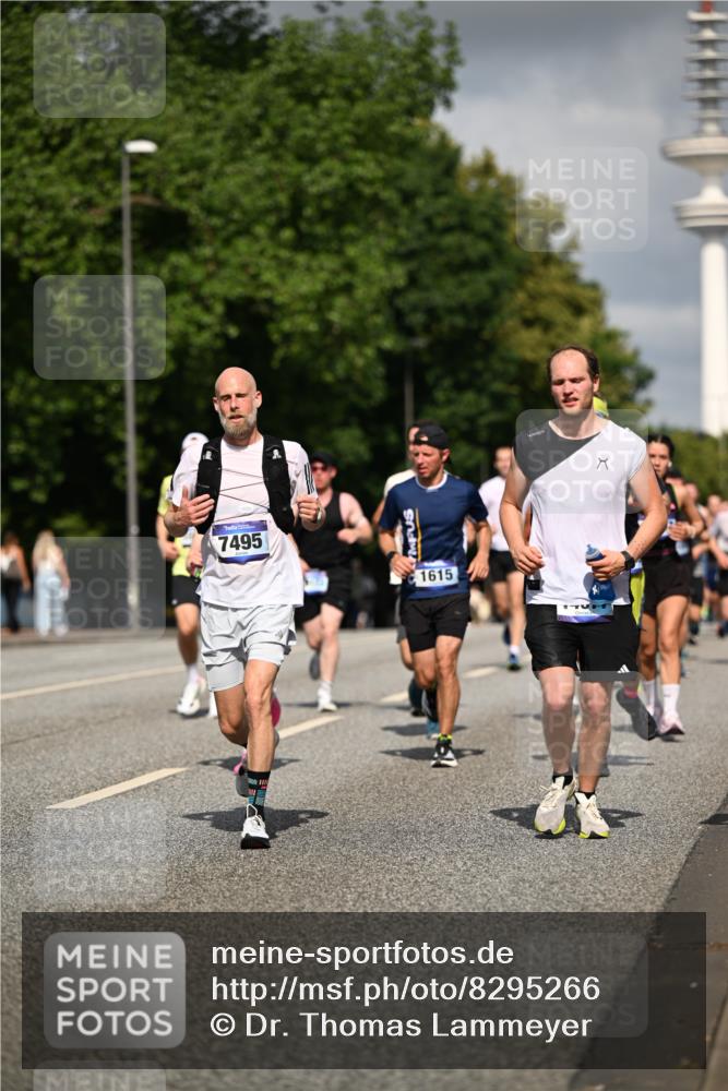29.06.2025 - hella hamburg halbmarathon Dr. Thomas Lammeyer http://msf.ph/oto/8295266 29.06.2025 09:53:35 Kennedybrücke 1615, 1675, 1800, 1803, 1975, 2324, 2415, 2568, 2826, 2949, 3332, 3431, 3530, 4303, 4425, 4528, 5248, 5436, 5791, 5803, 6682, 7495, 7774, 7796, 8629, 8925, 9294, 9302, 9711, 9979, 10894 meine-sportfotos.de