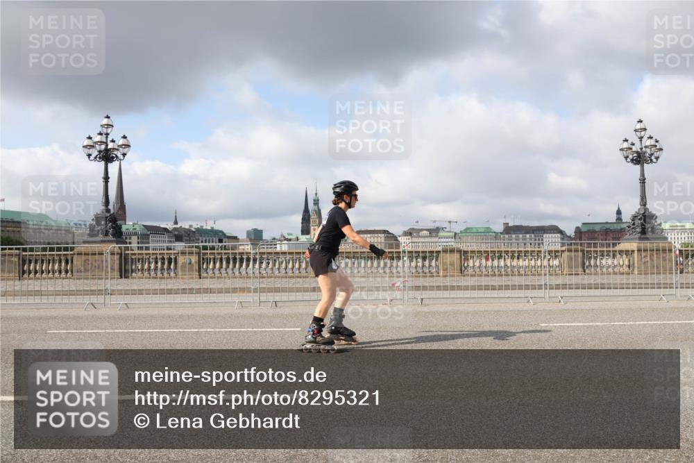 29.06.2025 - hella hamburg halbmarathon Lena Gebhardt http://msf.ph/oto/8295321 29.06.2025 09:06:00 Lombardsbrücke  meine-sportfotos.de