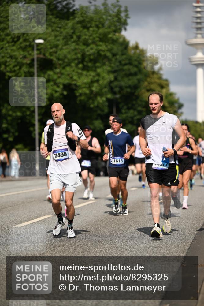 29.06.2025 - hella hamburg halbmarathon Dr. Thomas Lammeyer http://msf.ph/oto/8295325 29.06.2025 09:53:35 Kennedybrücke 1615, 1675, 1800, 1803, 1975, 2324, 2415, 2568, 2826, 2949, 3332, 3431, 3530, 4303, 4425, 4528, 5248, 5436, 5791, 5803, 6682, 7495, 7774, 7796, 8629, 8925, 9294, 9302, 9711, 9979, 10894 meine-sportfotos.de