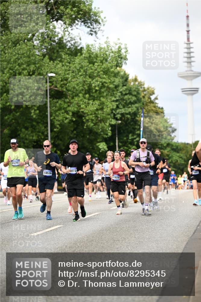 29.06.2025 - hella hamburg halbmarathon Dr. Thomas Lammeyer http://msf.ph/oto/8295345 29.06.2025 10:37:40 Kennedybrücke 1324, 1896, 1995, 2085, 2342, 2526, 2776, 3341, 3812, 3871, 4164, 4361, 4433, 4449, 4807, 5075, 5180, 5561, 5584, 5917, 6773, 6999, 7308, 7309, 7705, 8620, 8891, 9234, 9258, 9438, 9591, 9706, 9750, 9799, 10800, 11092, 11111, 11260 meine-sportfotos.de