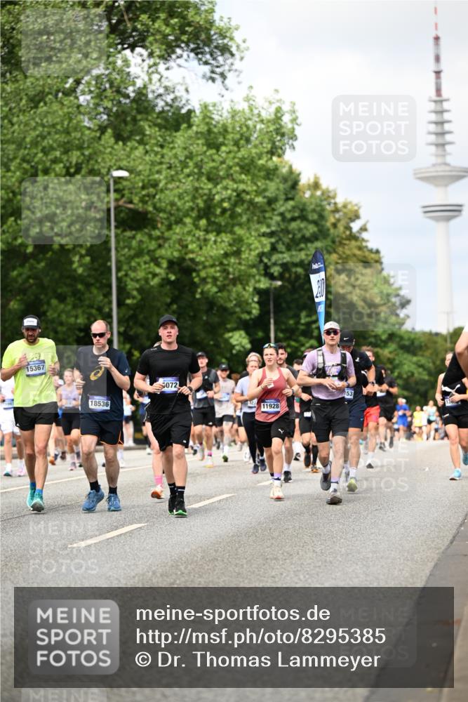 29.06.2025 - hella hamburg halbmarathon Dr. Thomas Lammeyer http://msf.ph/oto/8295385 29.06.2025 10:37:40 Kennedybrücke 1324, 1896, 1995, 2085, 2342, 2526, 2776, 3341, 3812, 3871, 4164, 4361, 4433, 4449, 4807, 5075, 5180, 5561, 5584, 5917, 6773, 6999, 7308, 7309, 7705, 8620, 8891, 9234, 9258, 9438, 9591, 9706, 9750, 9799, 10800, 11092, 11111, 11260 meine-sportfotos.de