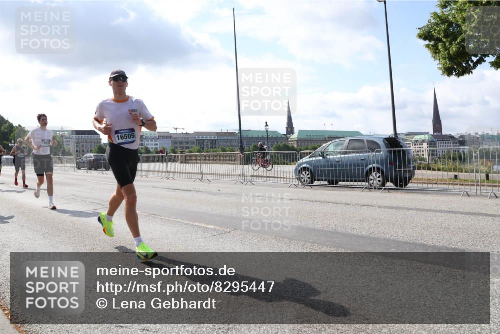 29.06.2025 - hella hamburg halbmarathon Lena Gebhardt http://msf.ph/oto/8295447 29.06.2025 09:46:42 Lombardsbrücke 18026, 16505, 1053, 1344, 1411, 1577, 1889, 2243, 3843, 3955, 4477, 4944, 5048, 5152, 5193, 5660, 6683, 7080, 7466, 7534, 7622, 7628, 7845, 7867, 7901, 8312, 8323, 8784, 8864, 8956, 10298, 10477, 10865, 10927, 10929, 11230, 11304, 11661, 11898, 12447, 12899, 12987, 13199, 13252, 13493, 13494, 13617, 13729, 13961, 14276, 14310, 15391, 15902, 16065, 16140, 16243, 16811, 16931, 16957, 17213 meine-sportfotos.de