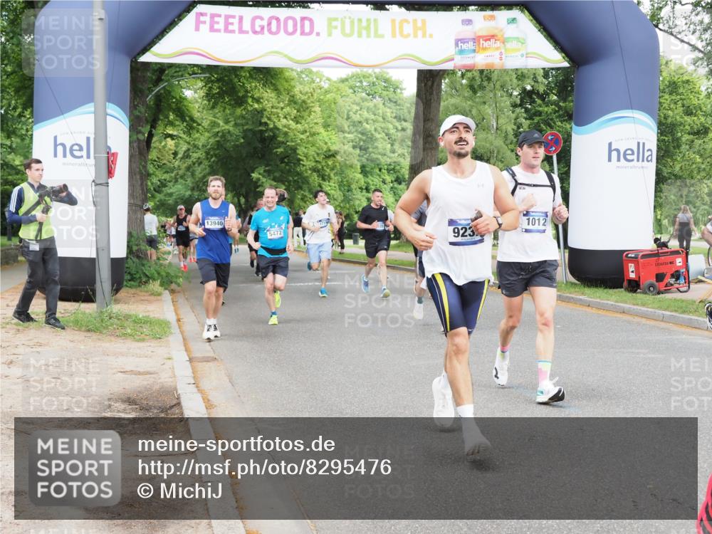 29.06.2025 - hella hamburg halbmarathon MichiJ http://msf.ph/oto/8295476 29.06.2025 10:34:08 Zwischen KM18-KM19 1012, 1759, 2048, 3304, 6071, 6290, 6460, 7961, 8023, 8269, 8743, 9232, 10792, 15133, 15636, 16624, 17499, 17892, 18346, 18970, 19128 meine-sportfotos.de