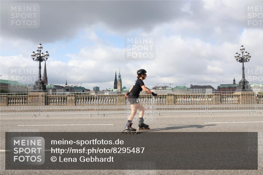 29.06.2025 - hella hamburg halbmarathon Lena Gebhardt http://msf.ph/oto/8295487 29.06.2025 09:06:00 Lombardsbrücke  meine-sportfotos.de
