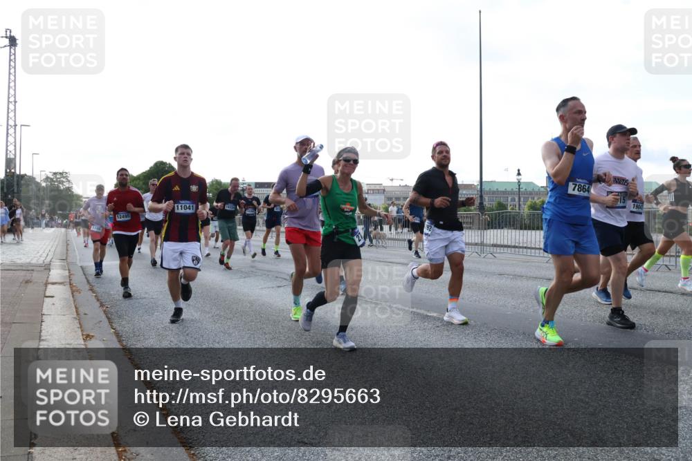 29.06.2025 - hella hamburg halbmarathon Lena Gebhardt http://msf.ph/oto/8295663 29.06.2025 09:59:11 Lombardsbrücke 1506, 11041, 16334, 12495, 7864, 19047, 1319, 1366, 1410, 1485, 1506, 1595, 1715, 1719, 1946, 1951, 1972, 2282, 2741, 2840, 2907, 2911, 3037, 3112, 3334, 3715, 3952, 4467, 4839, 5077, 5084, 5299, 5391, 5420, 5457, 5458, 5465, 5492, 5866, 6294, 6390, 6399, 6414, 6415, 6416, 6629, 6657, 7033, 7037, 7082, 7129, 7130, 7232, 7369, 7395, 7732, 7833, 7864, 8068, 8322, 8509, 8542, 8639, 8652, 8721, 8772, 8798, 8929, 9655, 9727, 9770, 9884, 9903, 9922, 10020, 10266, 10488 meine-sportfotos.de