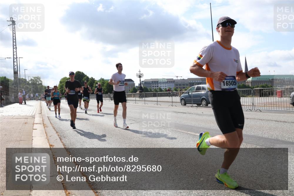 29.06.2025 - hella hamburg halbmarathon Lena Gebhardt http://msf.ph/oto/8295680 29.06.2025 09:46:42 Lombardsbrücke 2899, 17137, 18026, 16505, 1053, 1344, 1411, 1577, 1889, 2243, 3843, 3955, 4477, 4944, 5048, 5152, 5193, 5660, 6683, 7080, 7466, 7534, 7622, 7628, 7845, 7867, 7901, 8312, 8323, 8784, 8864, 8956, 10298, 10477, 10865, 10927, 10929, 11230, 11304, 11661, 11898, 12447, 12899, 12987, 13199, 13252, 13493, 13494, 13617, 13729, 13961, 14276, 14310, 15391, 15902, 16065, 16140, 16243, 16811, 16931, 16957, 17213 meine-sportfotos.de