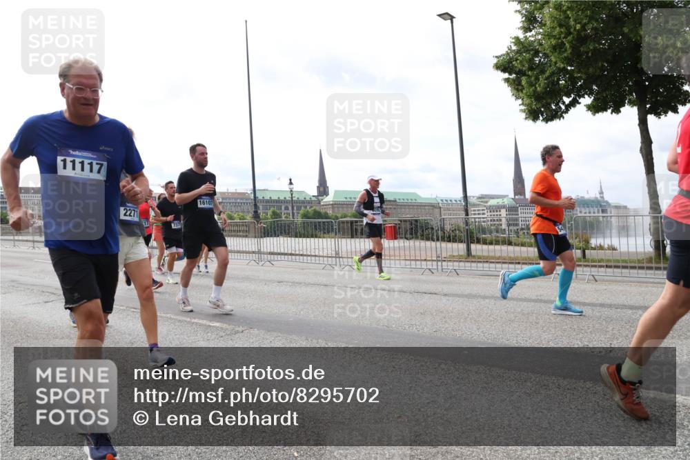 29.06.2025 - hella hamburg halbmarathon Lena Gebhardt http://msf.ph/oto/8295702 29.06.2025 10:21:30 Lombardsbrücke 11117, 2271, 737, 16107, 1028, 1072, 1266, 1401, 1658, 1668, 2271, 2383, 2529, 2635, 2815, 2956, 2986, 3122, 3161, 3453, 3770, 3817, 3825, 3826, 4375, 4376, 4697, 4786, 5061, 5122, 5373, 5395, 5412, 5493, 5759, 5767, 5957, 6086, 6103, 6275, 6308, 6475, 6805, 6844, 7228, 7375, 7522, 7553, 7608, 7612, 7781, 8095, 8286, 8715, 8726, 8844, 8896, 9100, 9108, 9369, 9483, 9499, 9501, 9532, 9624, 10374, 10602, 10874, 11698, 12175, 13057, 13508 meine-sportfotos.de