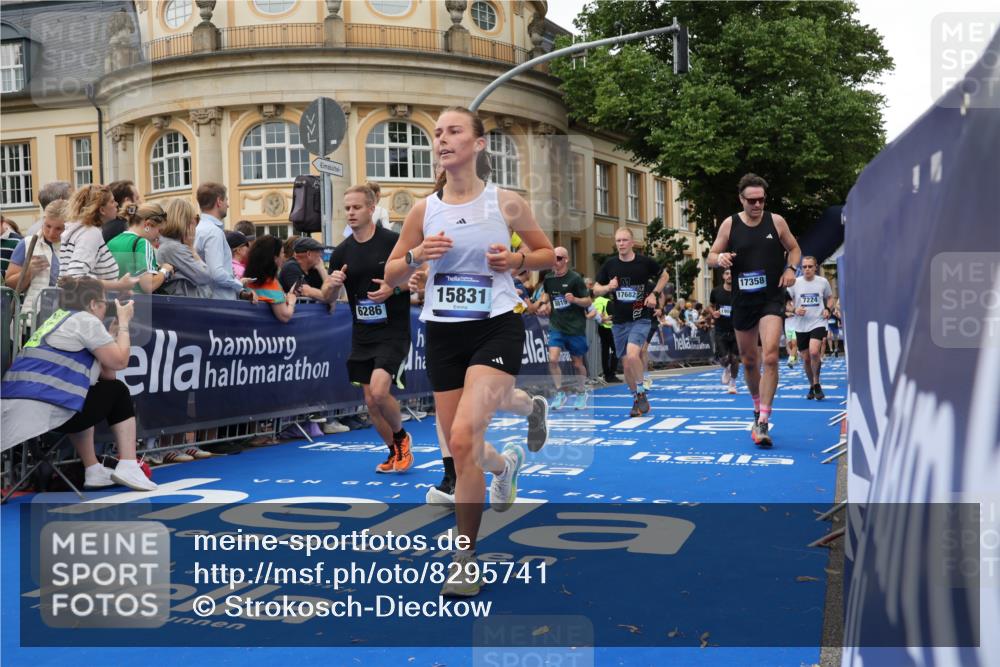 29.06.2025 - hella hamburg halbmarathon Strokosch-Dieckow http://msf.ph/oto/8295741 29.06.2025 10:51:45 Ziel 2396, 2818, 2823, 2880, 4297, 6286, 7224, 8710, 8819, 8856, 9793, 9959, 12224, 14012, 14458, 15427, 15496, 15727, 15831, 15899, 16907, 17682, 17815, 17962, 19020, 19053, 19137 meine-sportfotos.de